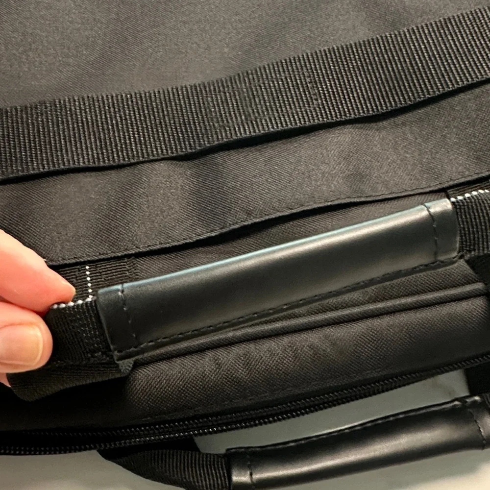 NWOT- Targus Black Laptop Bag with Adjustable Strap